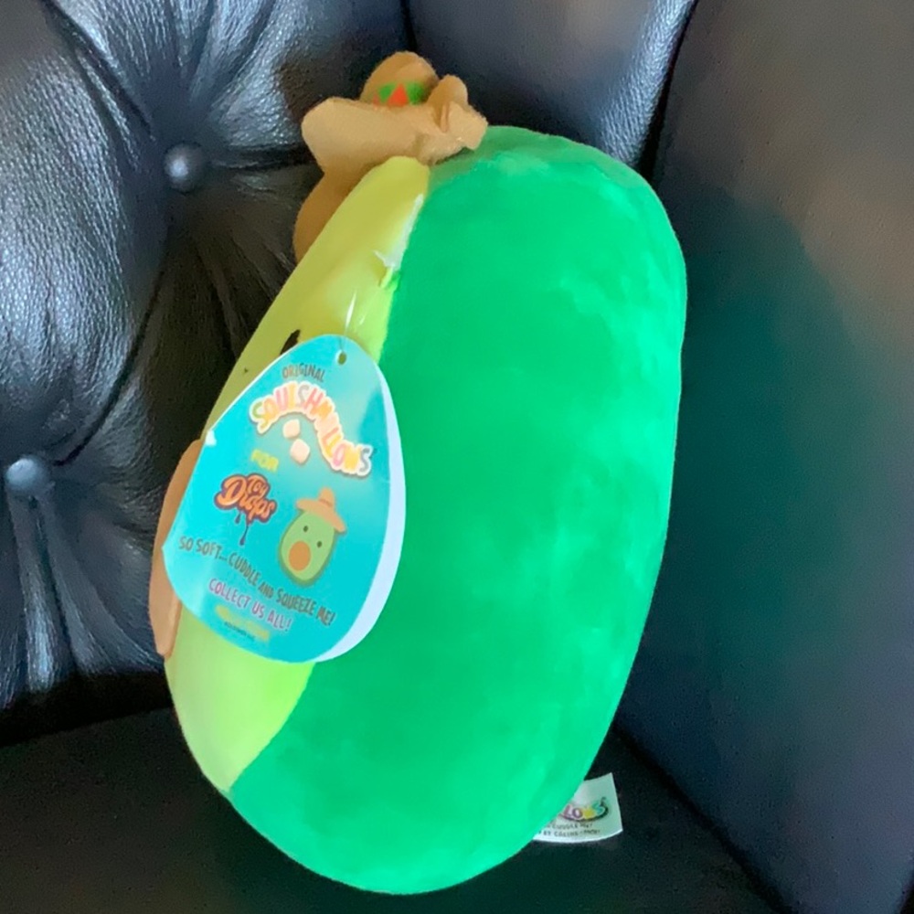 Squishmallows Austin Avocado Cinco de Mayo NWT Wearing Sombrero 8” - Picture 5 of 10